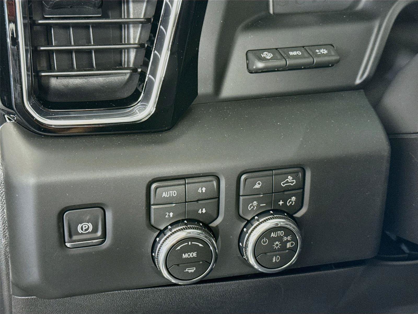 New 2026 GMC Sierra 1500 Denali w/ Technology Package AWD/4WD image 4