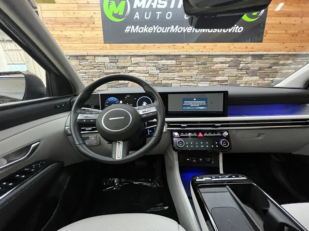 Used 2025 Hyundai Tucson Limited AWD/4WD image 38