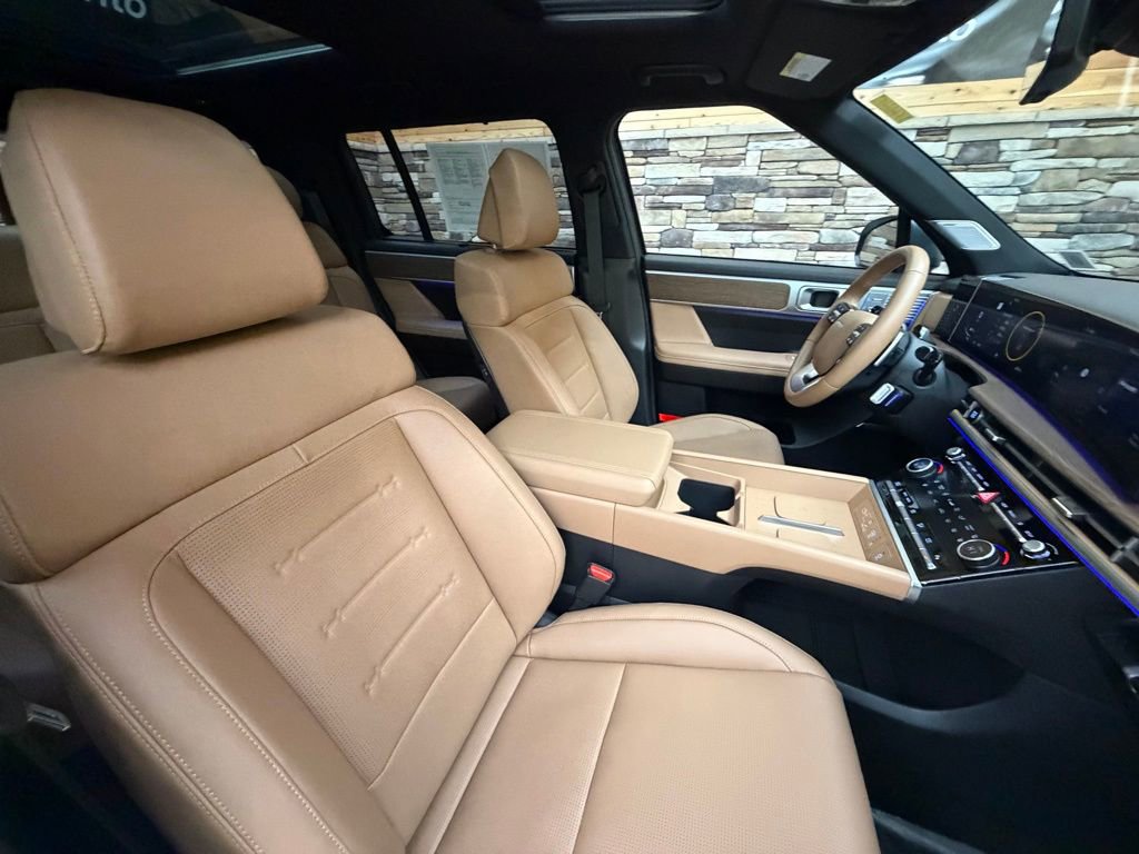 Certified 2025 Hyundai Santa Fe Limited image 15