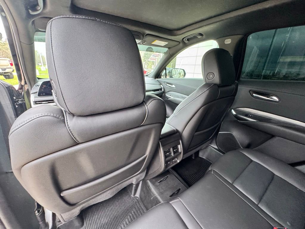 Used 2024 Cadillac XT4 Premium Luxury w/ Technology Package image 15