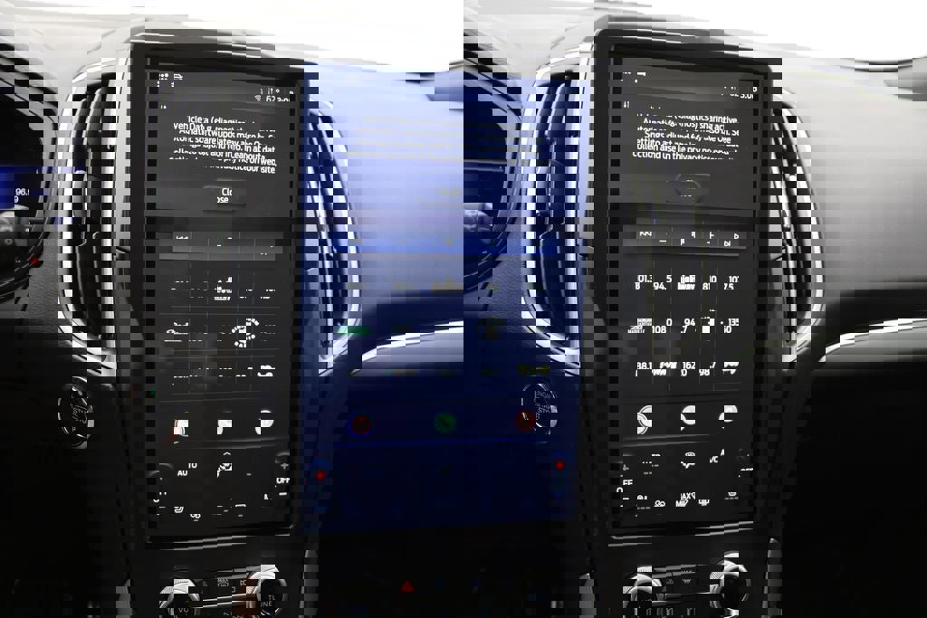 Used 2022 Ford Edge ST-Line image 21