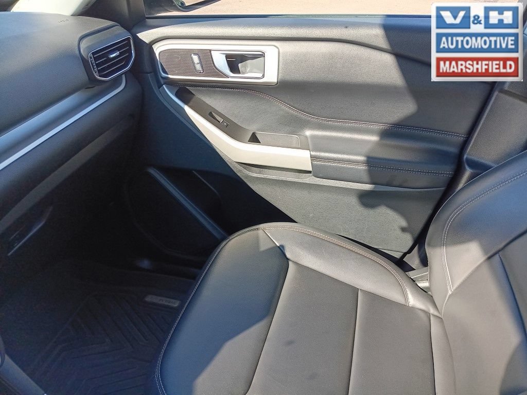 Used 2022 Ford Explorer XLT w/ Equipment Group 202A AWD/4WD image 14