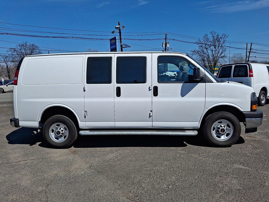 Used 2024 GMC Savana 2500 w/ Driver Convenience Package image 10