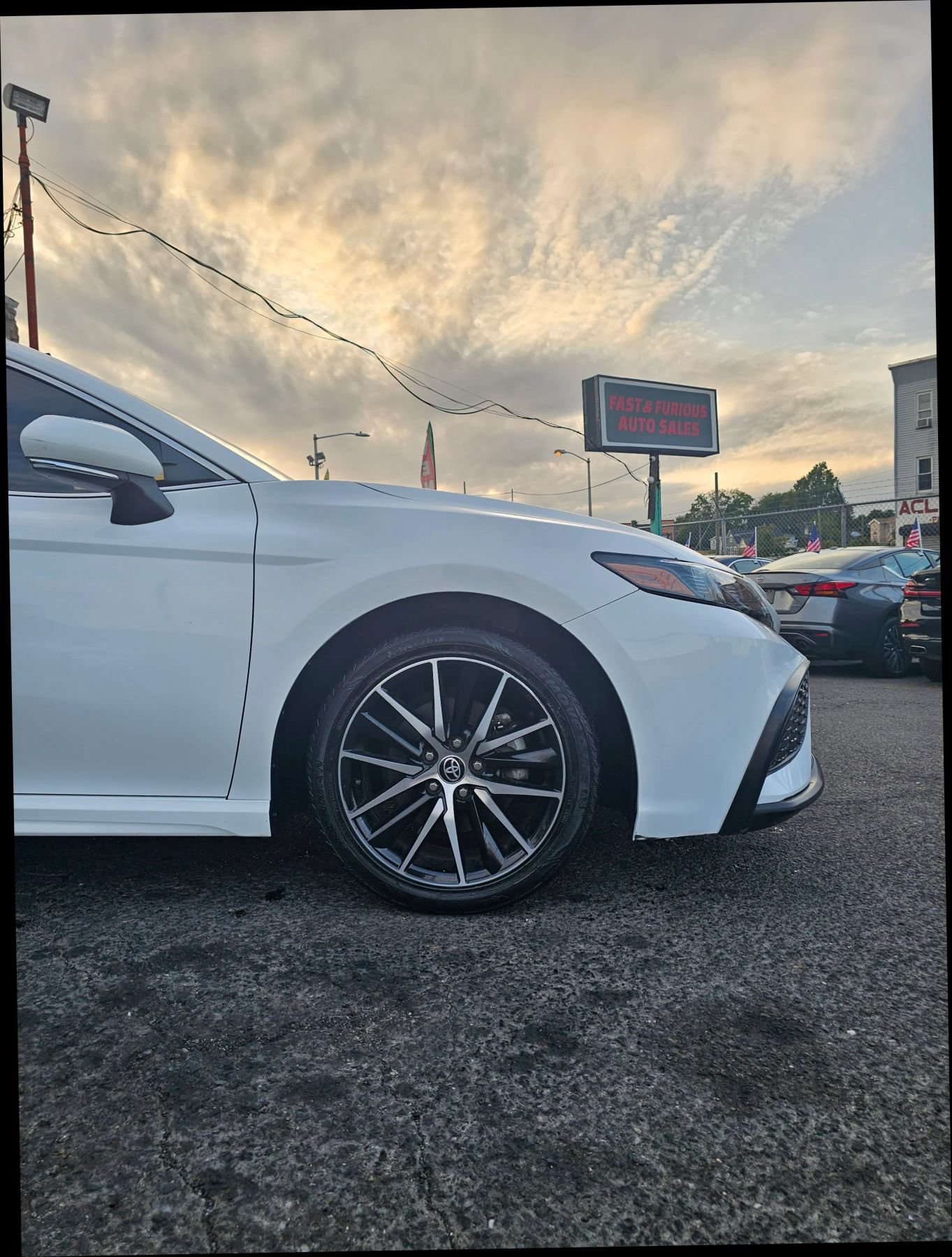Used 2023 Toyota Camry SE FWD image 6