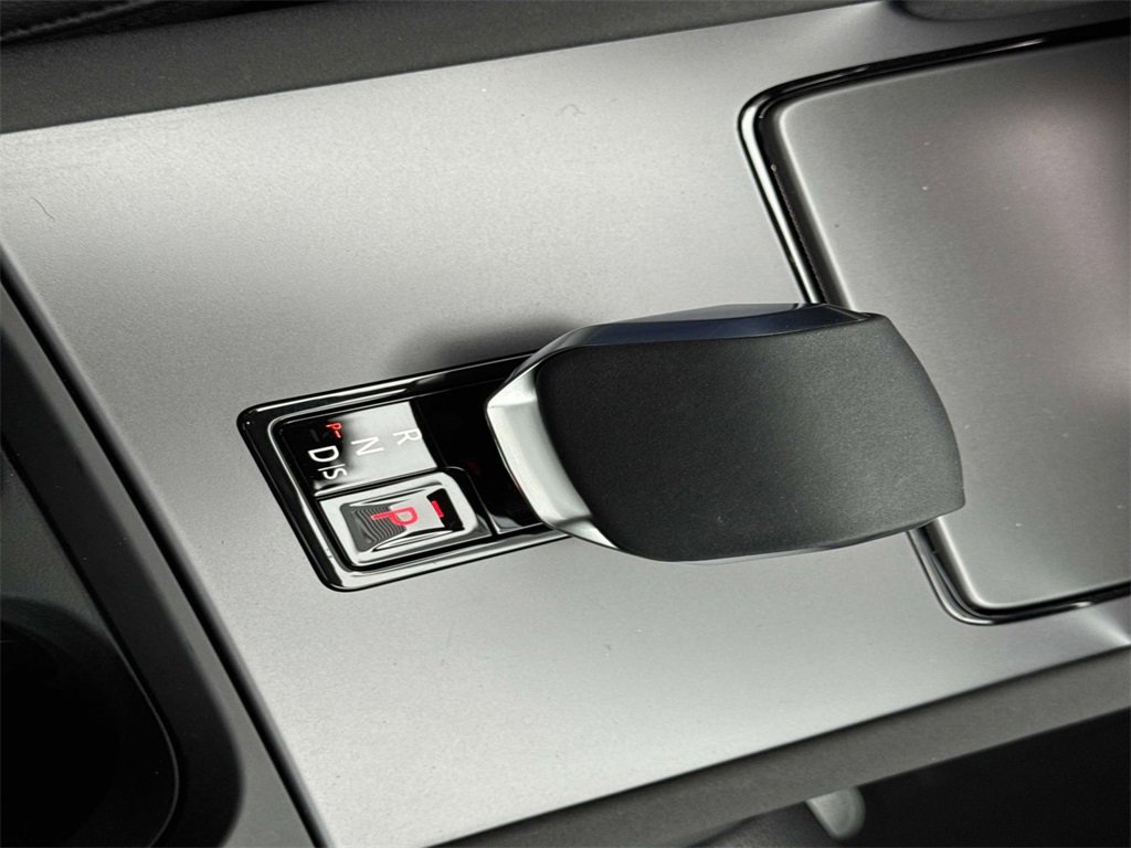 Certified 2025 Land Rover Discovery Sport S image 25