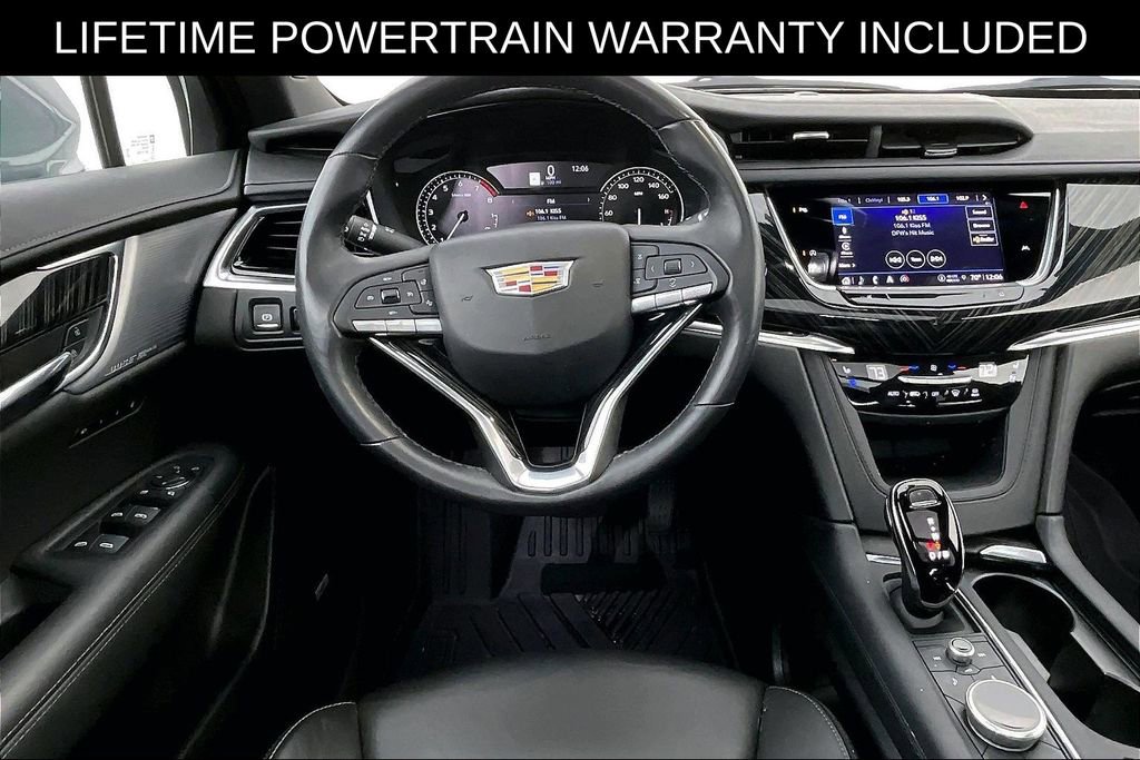 Used 2025 Cadillac XT6 Premium Luxury FWD image 7