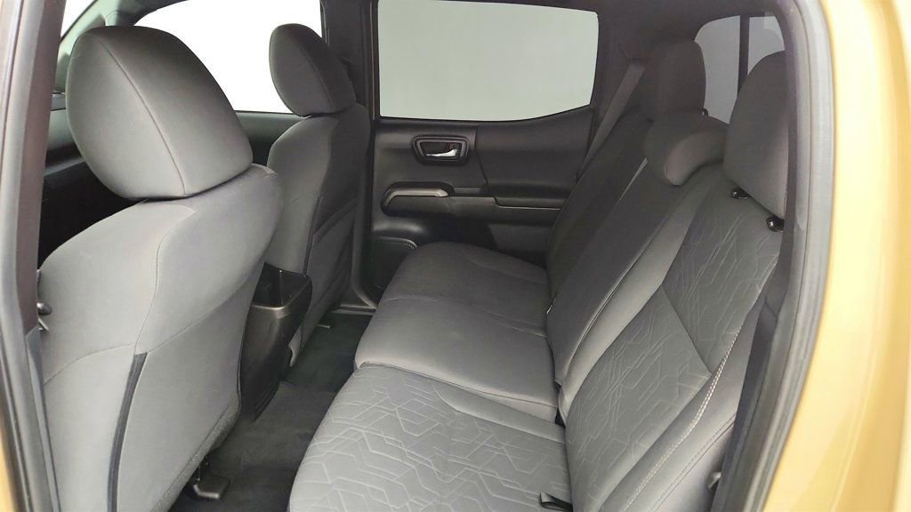 Used 2016 Toyota Tacoma TRD Sport w/ Towing Package image 21