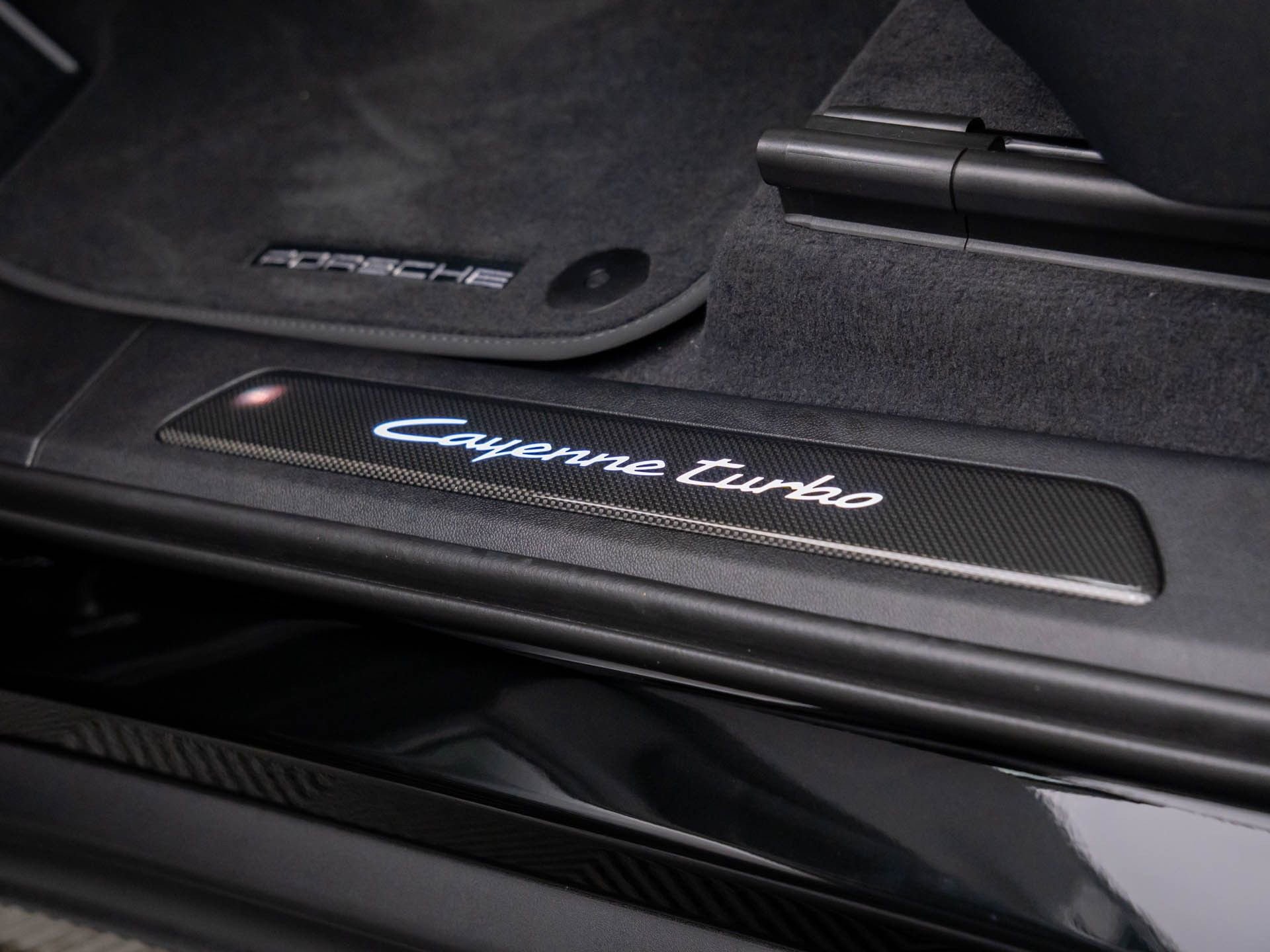 New 2025 Porsche Cayenne Turbo image 17
