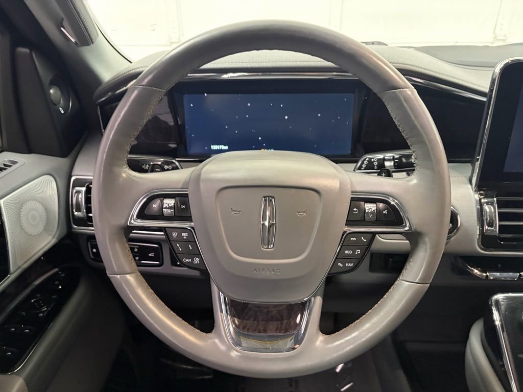 Used 2019 Lincoln Navigator Reserve image 21