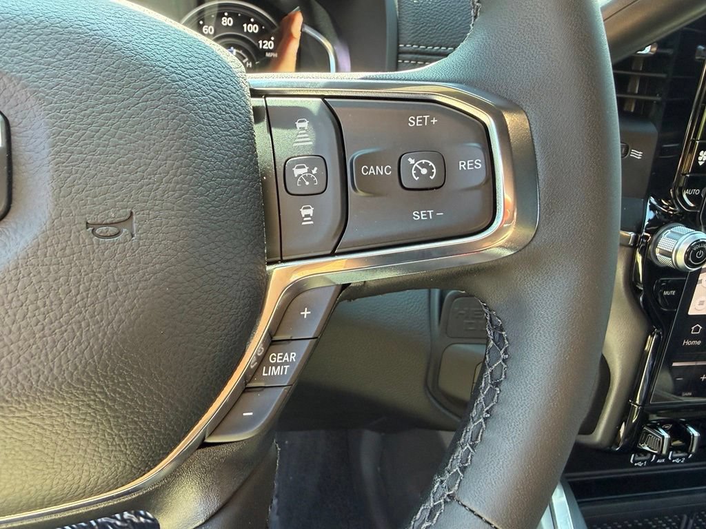 New 2026 RAM 2500 Laramie AWD/4WD image 17
