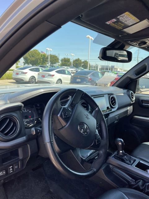 Used 2019 Toyota Tacoma TRD Off-Road w/ TRD Premium Off Road Package image 13