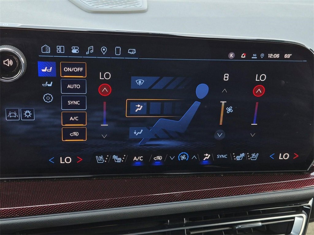 Certified 2025 Chevrolet Traverse RS w/ LPO, Floor Liner Package image 29