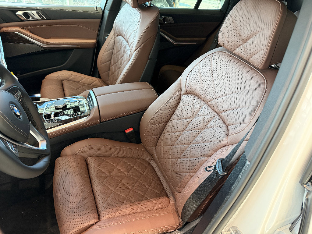 New 2026 BMW X5 xDrive40i w/ Climate Comfort Package image 12