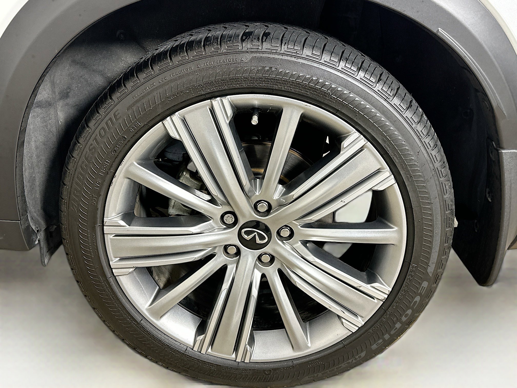 Used 2023 INFINITI QX50 Sensory image 11