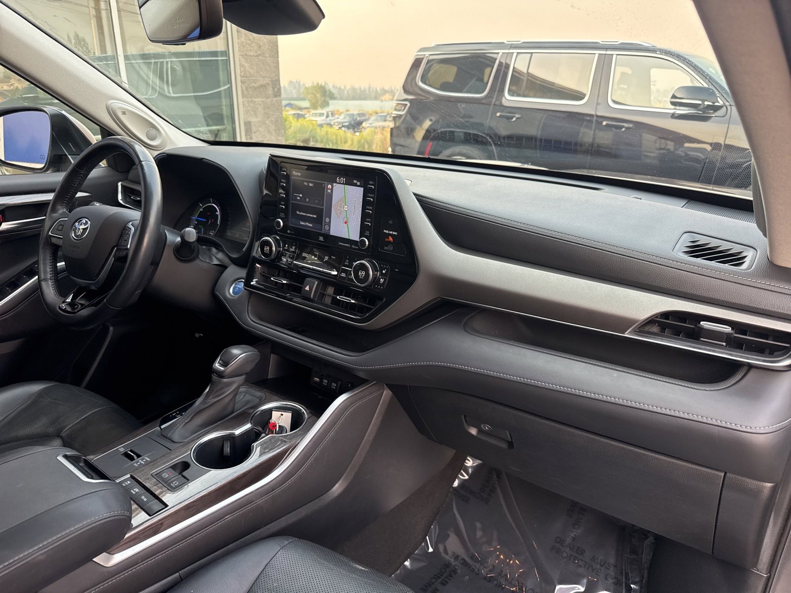Used 2021 Toyota Highlander Limited image 16
