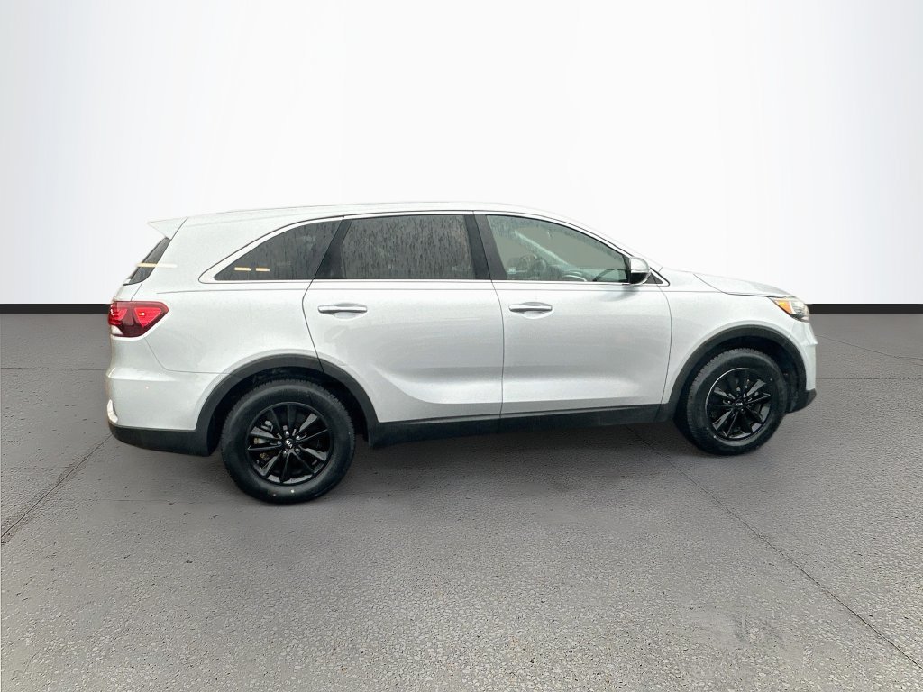 Used 2019 Kia Sorento FWD image 8