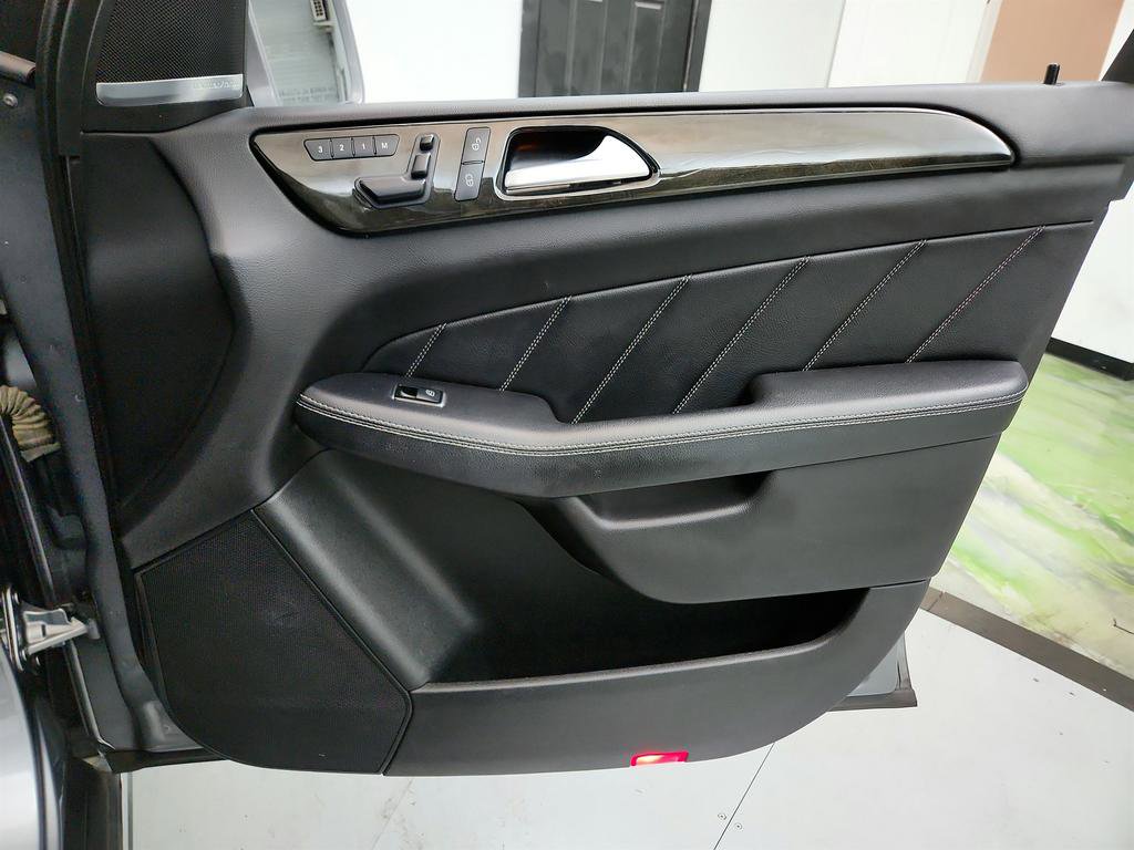 Used 2016 Mercedes-Benz GL 450 4MATIC image 30