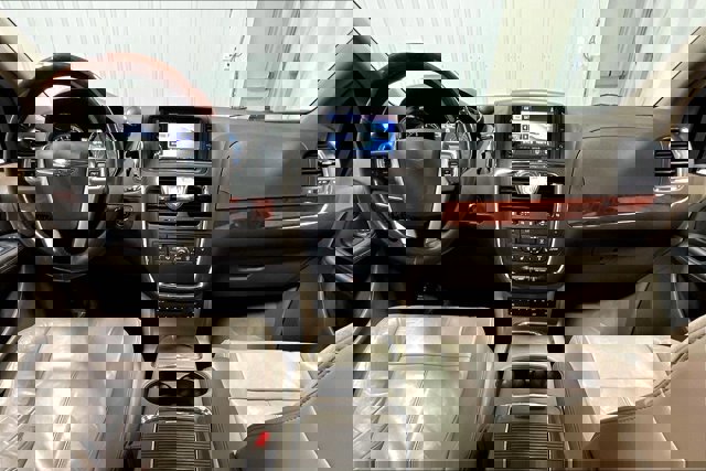 Used 2012 Chrysler Town & Country Limited w/ Luxury Group image 15