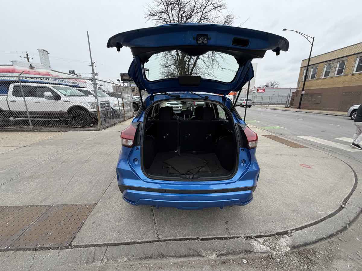 Used 2022 Nissan Kicks S image 19