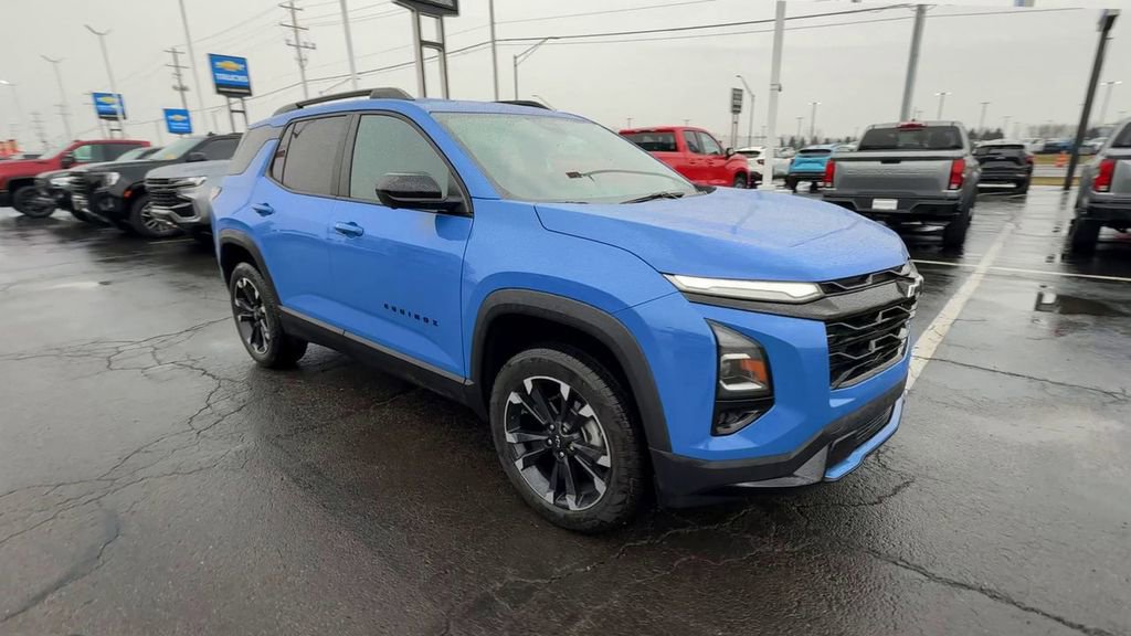 Used 2025 Chevrolet Equinox RS w/ Safety and Technology Package image 2