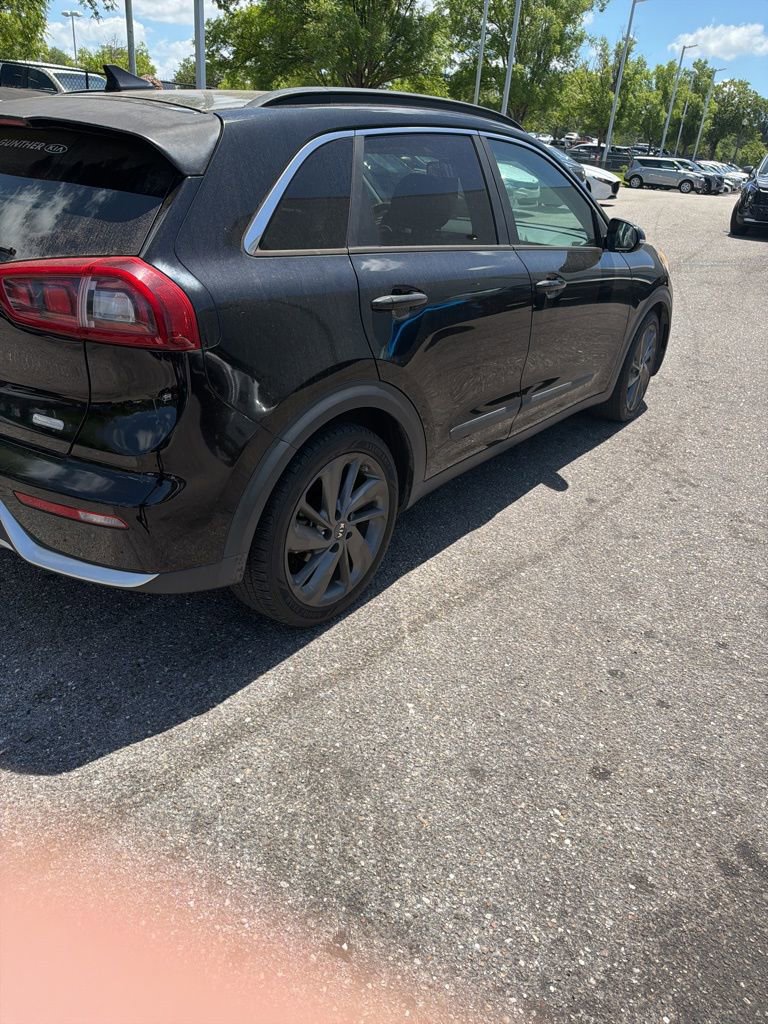 Used 2017 Kia Niro EX image 4