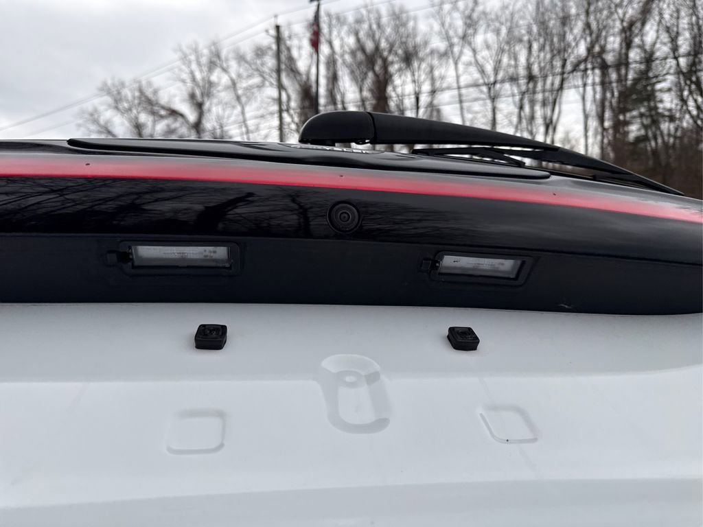 Used 2024 Chrysler Pacifica Limited w/ S Appearance Package image 16