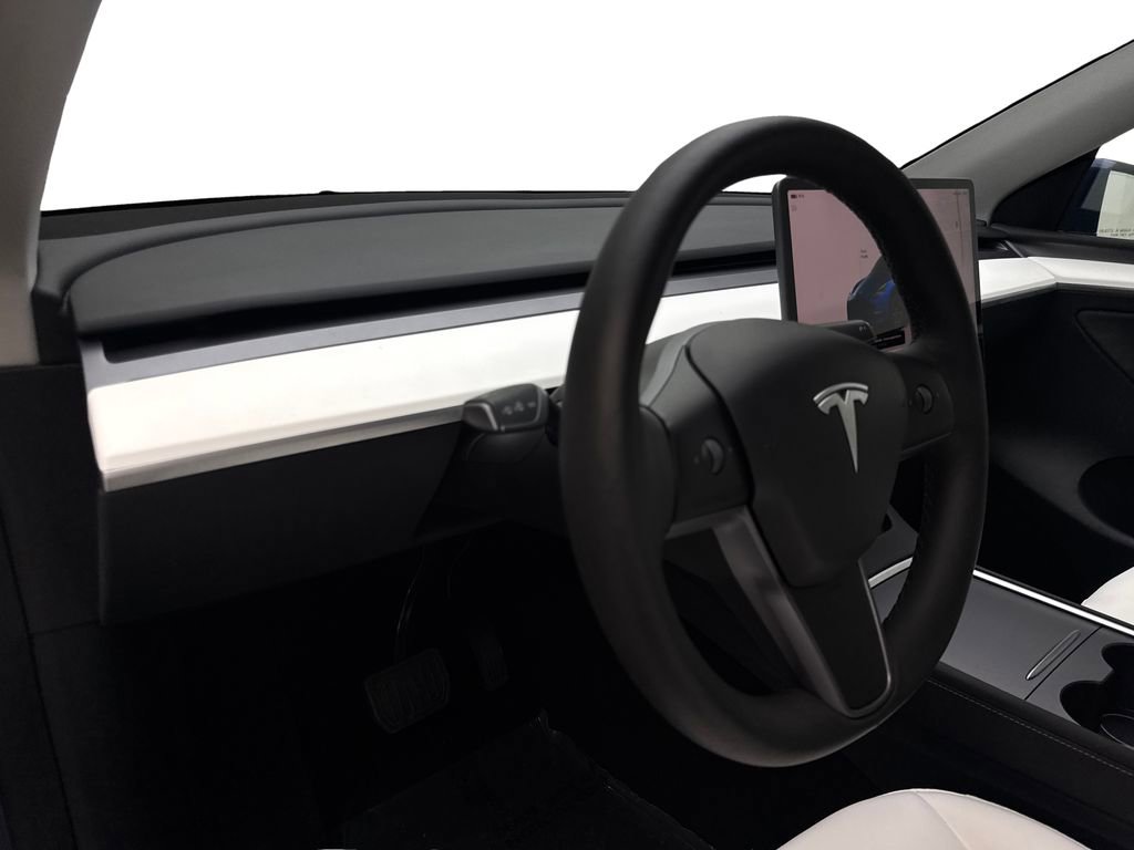 Used 2024 Tesla Model Y Long Range image 50