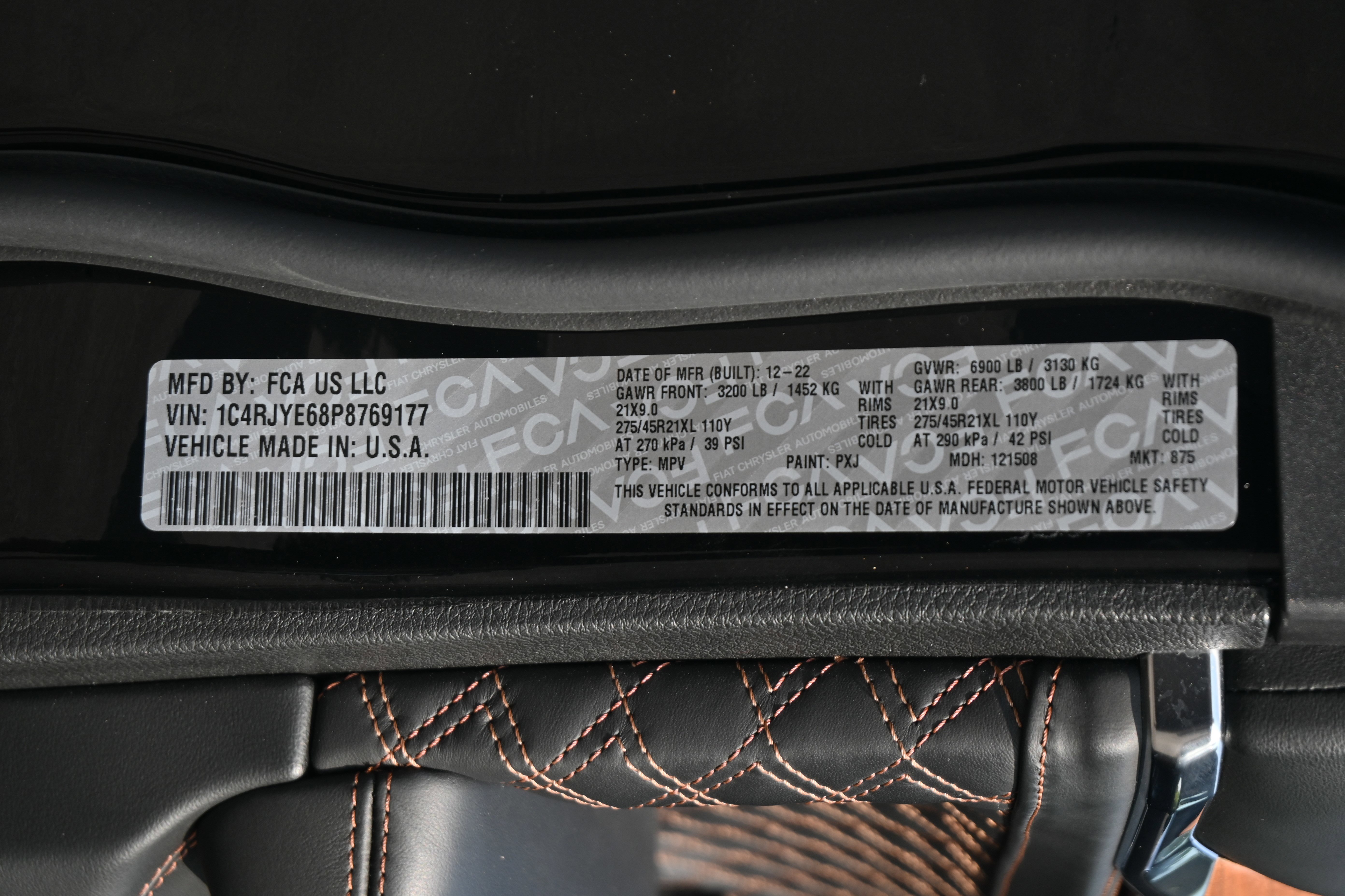 Used 2023 Jeep Grand Cherokee Summit AWD/4WD image 39