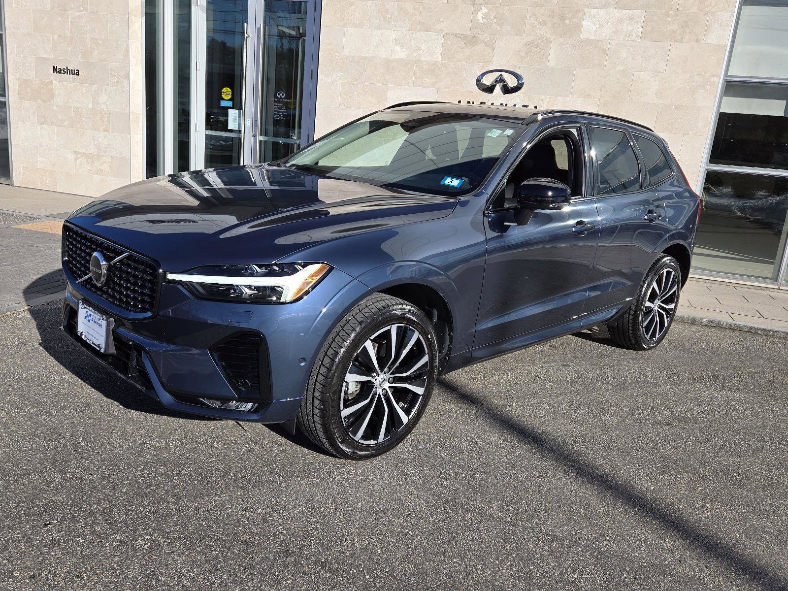 Used 2024 Volvo XC60 B5 Plus image 2