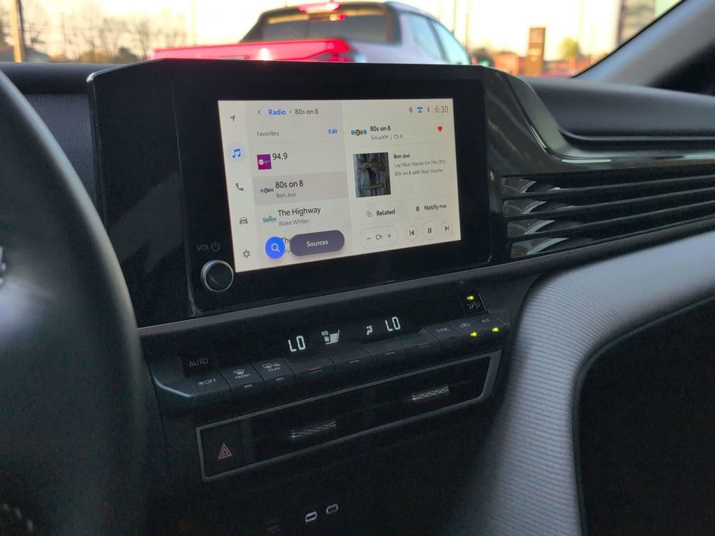 Used 2025 Toyota Camry SE image 25