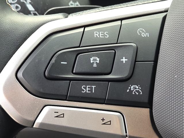 Used 2024 Volkswagen Atlas SE w/ Black Wheel Package image 25