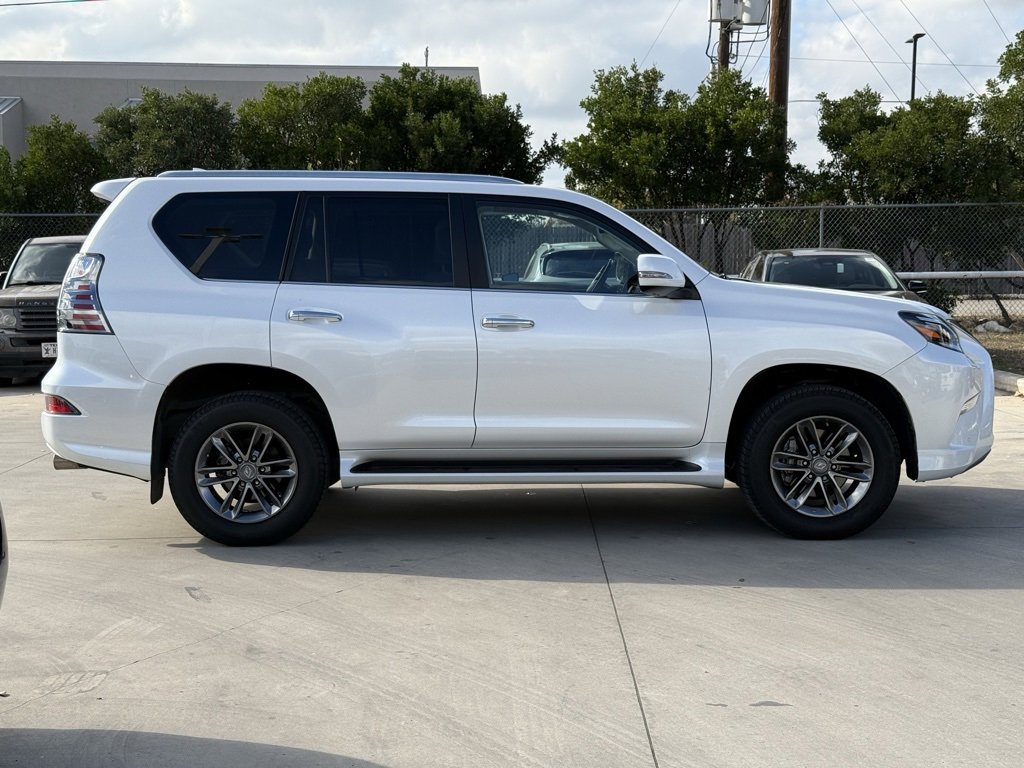 Used 2023 Lexus GX 460 Premium image 3