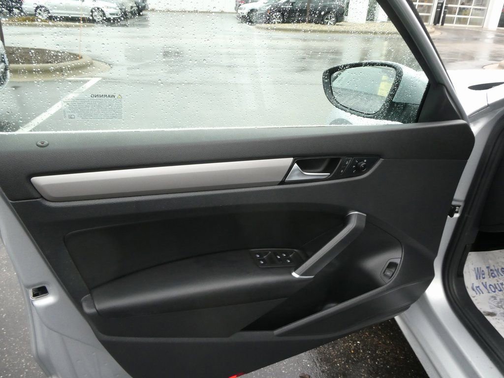 Used 2020 Volkswagen Passat 2.0T SE image 15