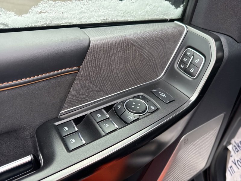 Used 2023 Ford F350 Platinum image 25