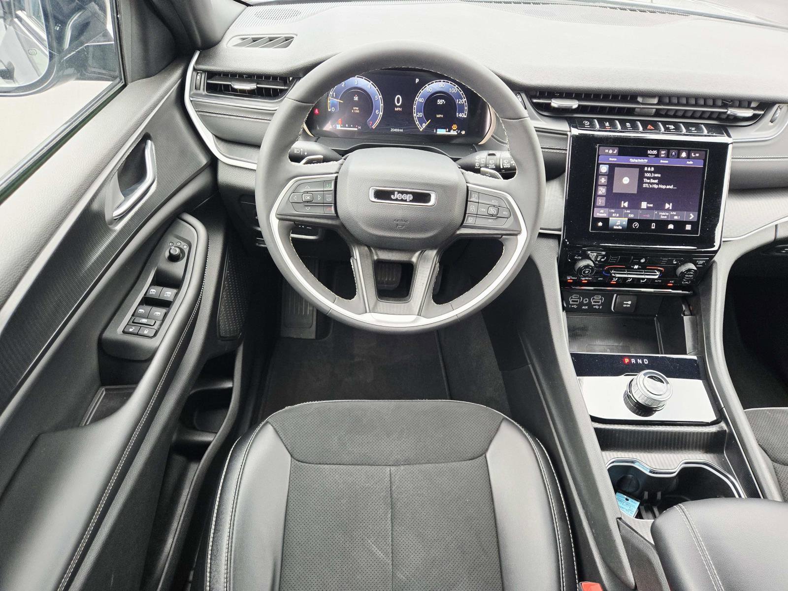 Used 2024 Jeep Grand Cherokee Altitude image 12