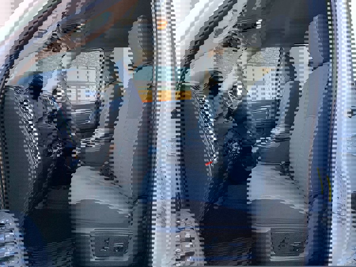 Used 2022 RAM 1500 Classic SLT image 26