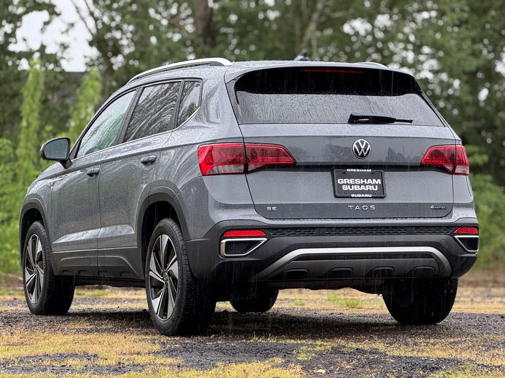 Used 2023 Volkswagen Taos SE w/ Panoramic Sunroof Package AWD/4WD image 5