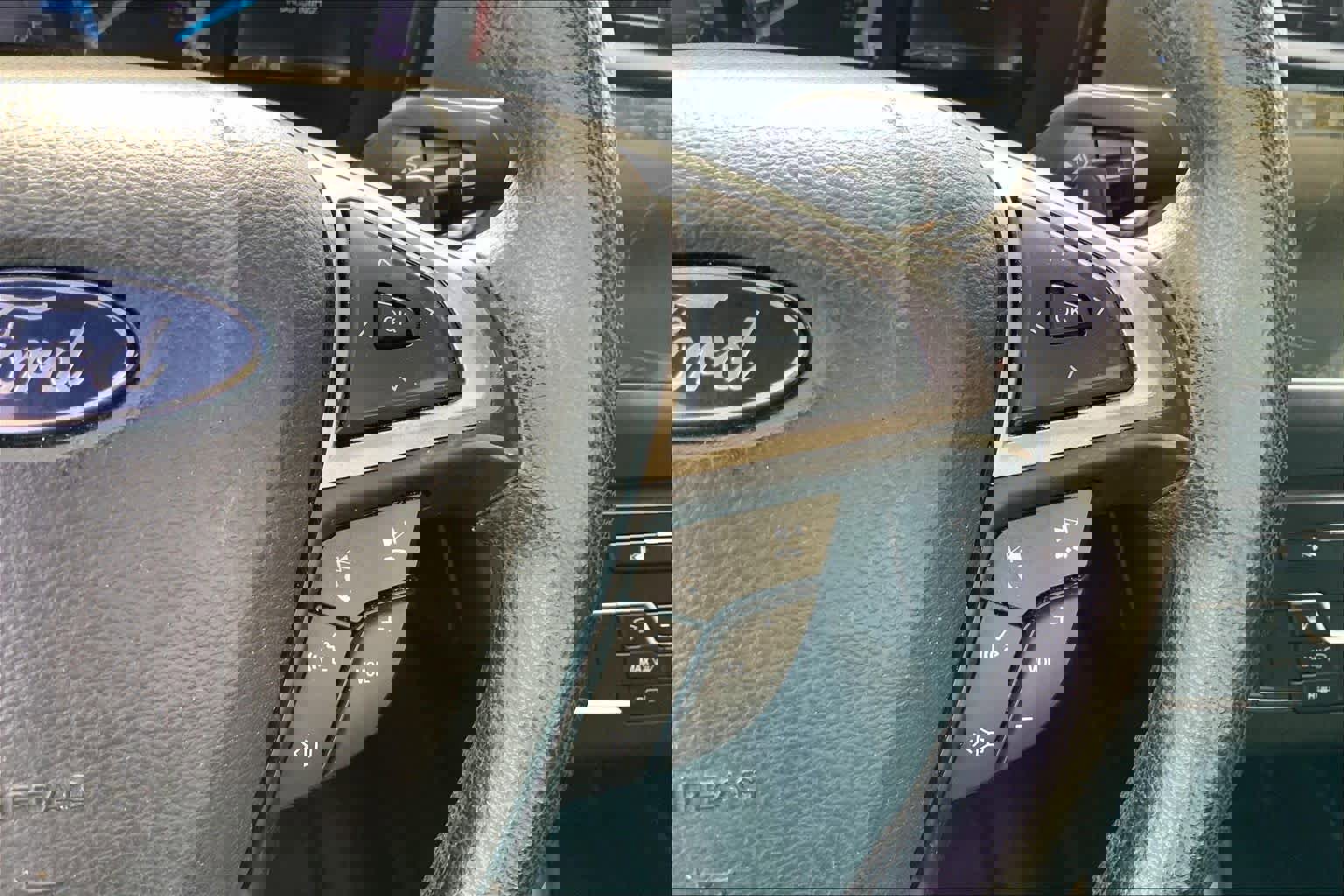 Used 2018 Ford Fusion SE w/ Fusion SE Technology Package image 23