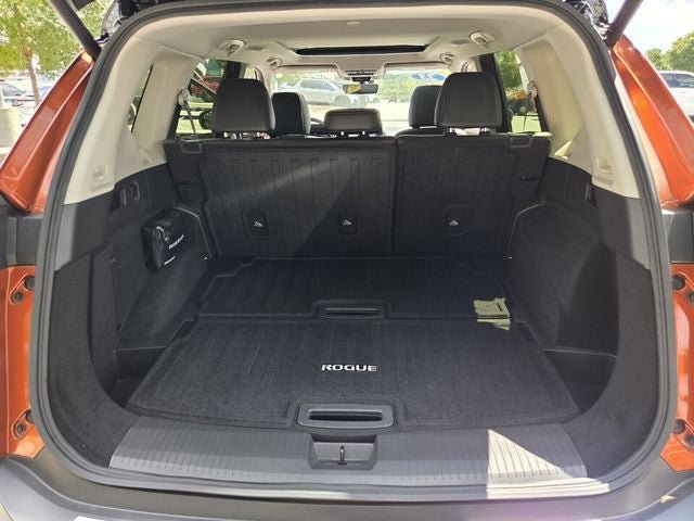 Used 2023 Nissan Rogue Platinum w/ Platinum Premium Package FWD image 37