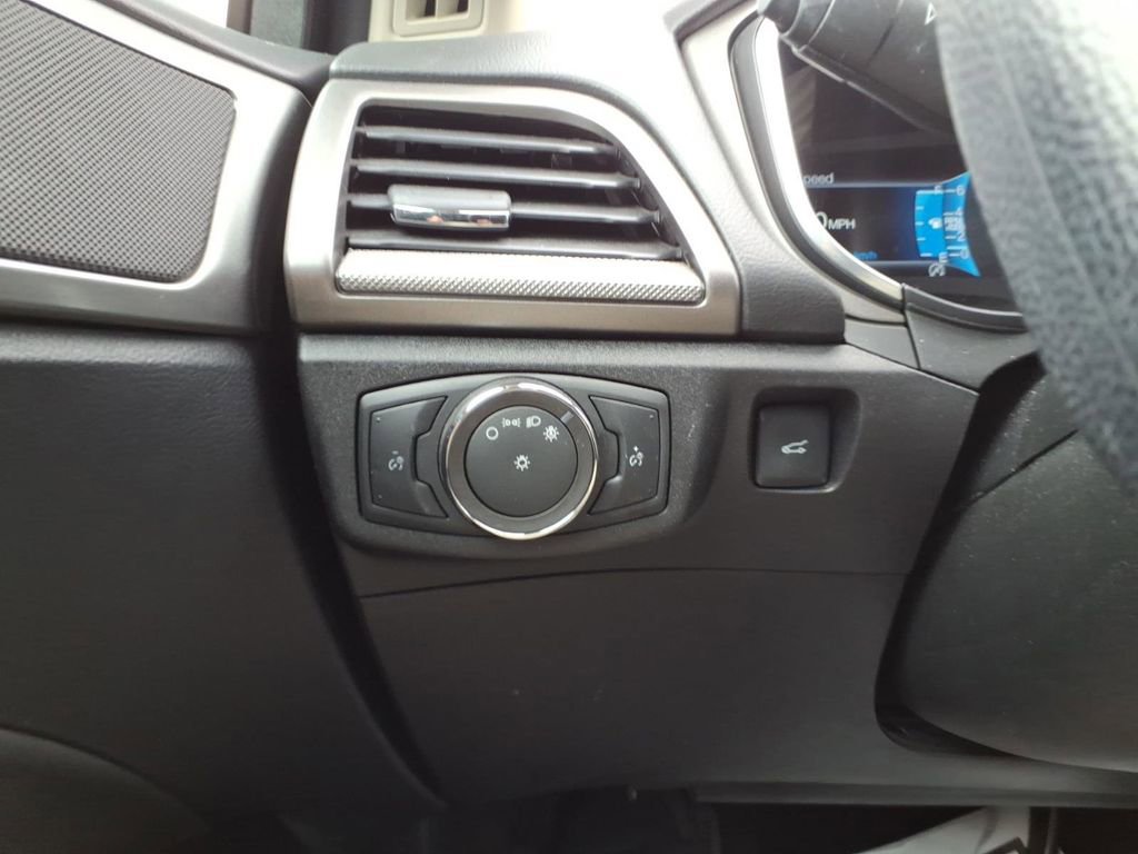 Certified 2020 Ford Fusion SE image 15