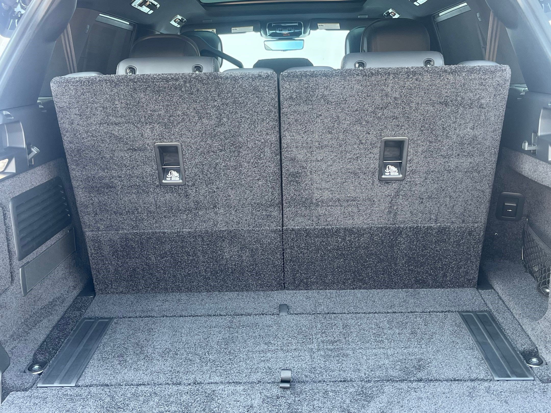 New 2025 Land Rover Range Rover Long Wheelbase SE image 29