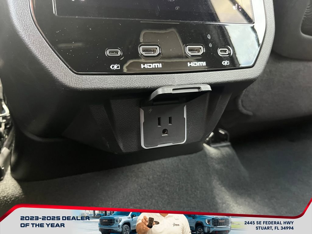 Used 2025 GMC Yukon Denali Ultimate image 17