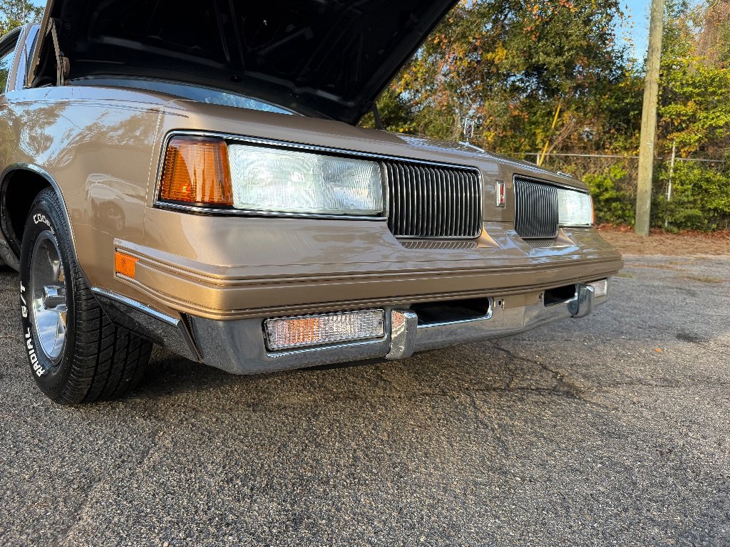 Used 1987 Oldsmobile Cutlass Supreme Brougham image 17