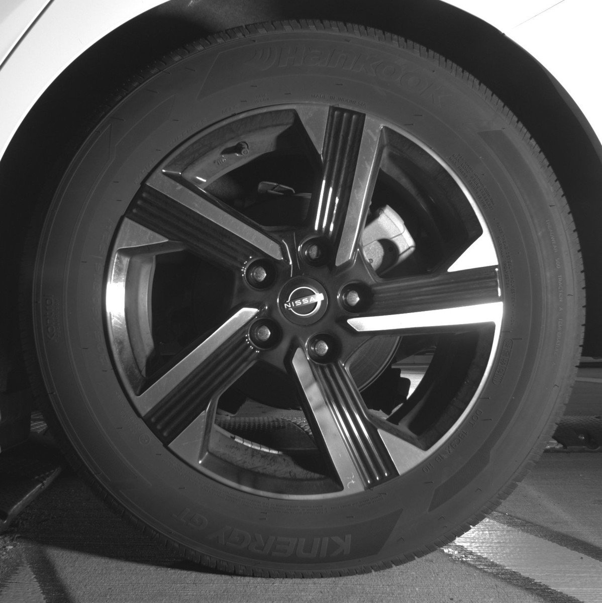 Used 2025 Nissan Sentra SV FWD image 13