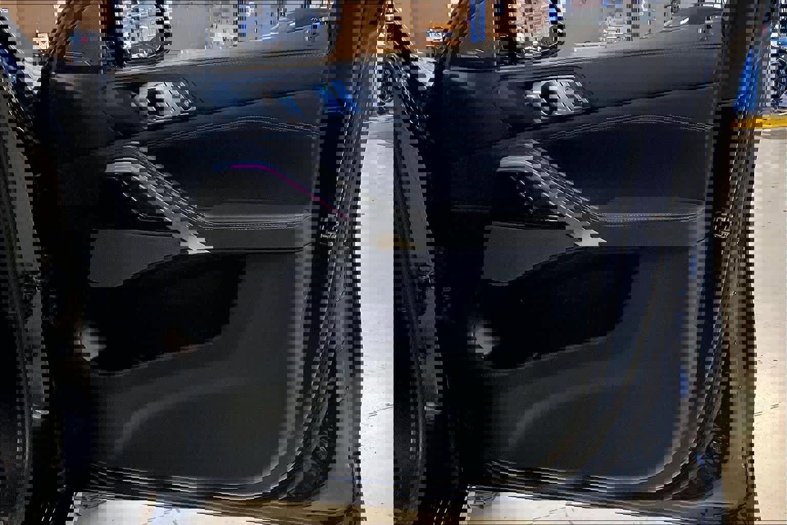 Used 2024 BMW X6 xDrive40i w/ Premium Package image 21