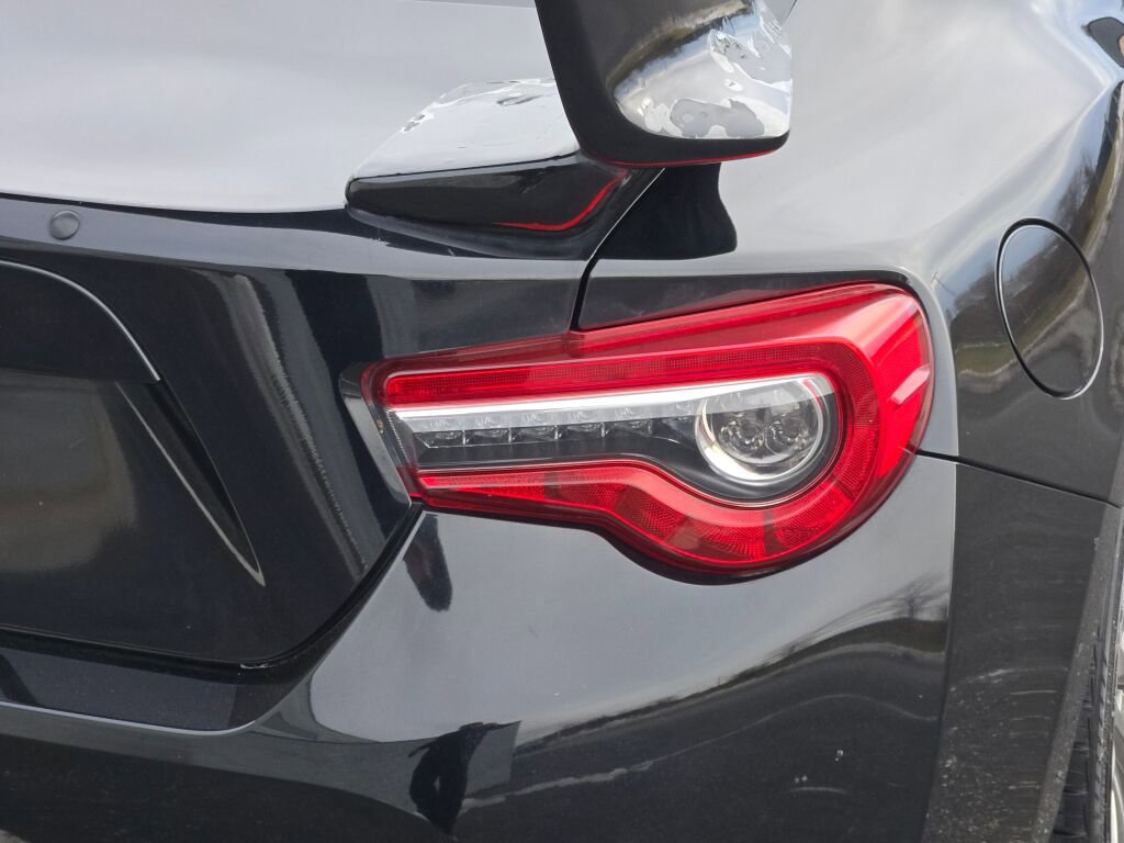 Used 2017 Toyota 86 image 8