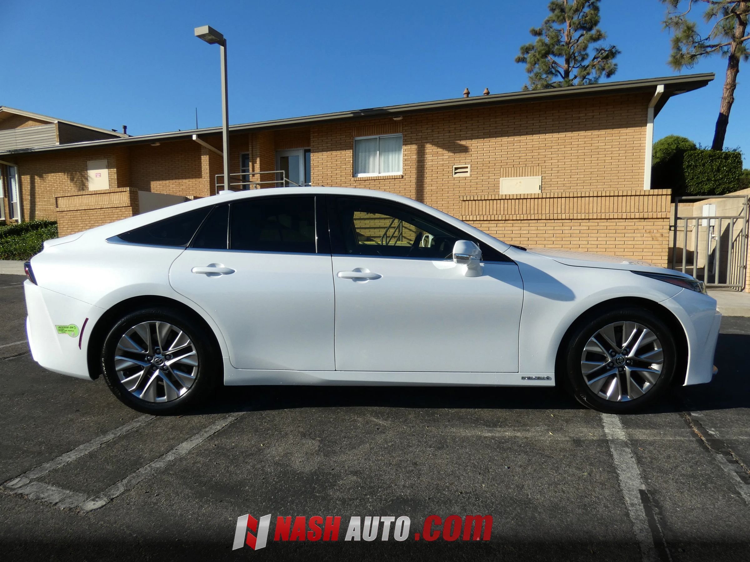 Used 2022 Toyota Mirai w/ Advanced Technology Package RWD image 7