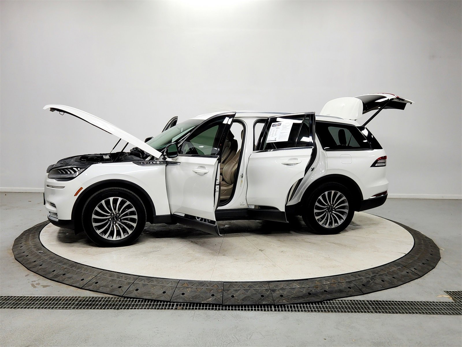 Used 2020 Lincoln Aviator Reserve image 12