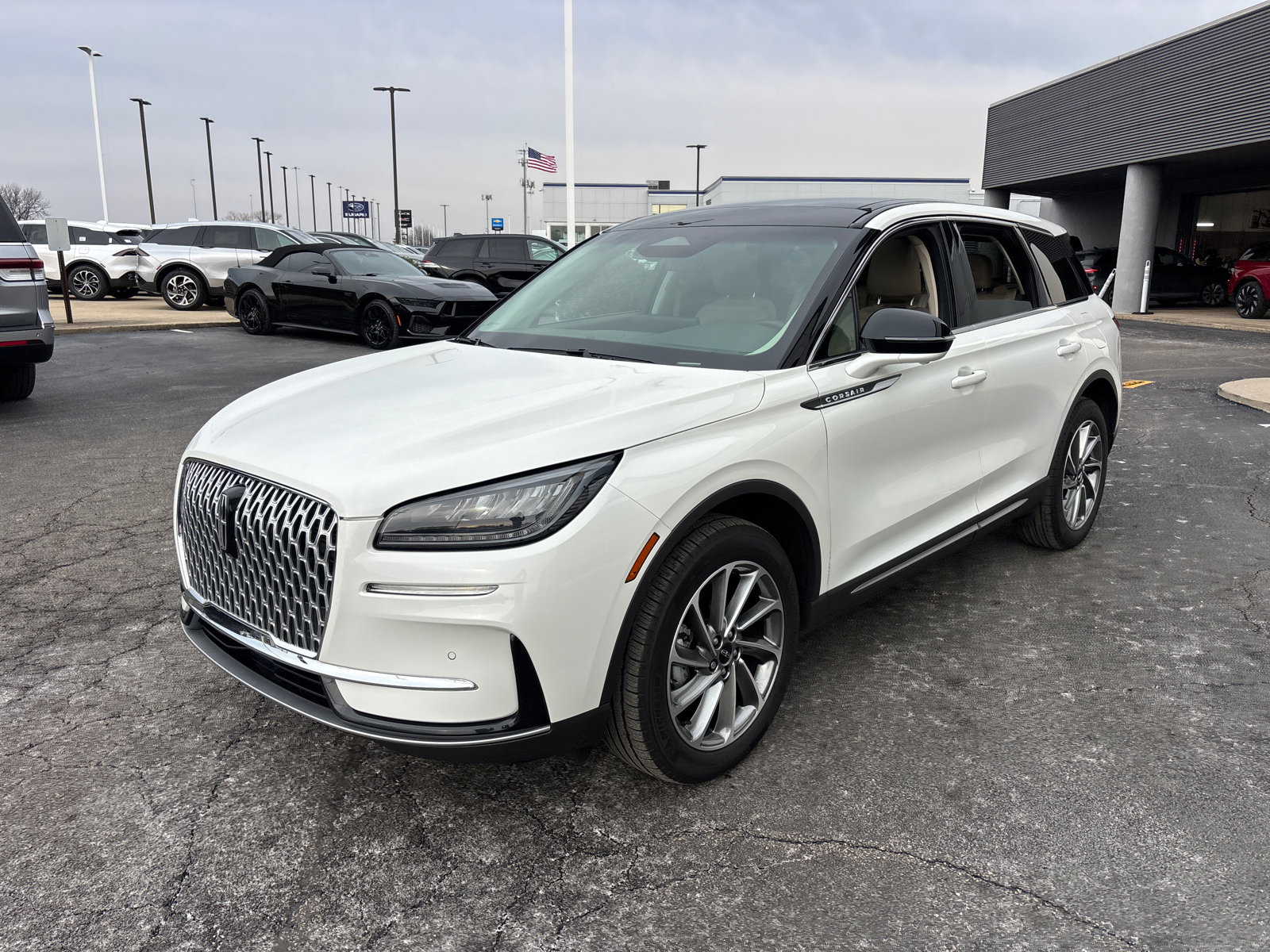 Certified 2024 Lincoln Corsair AWD w/ Equipment Group 101A image 3