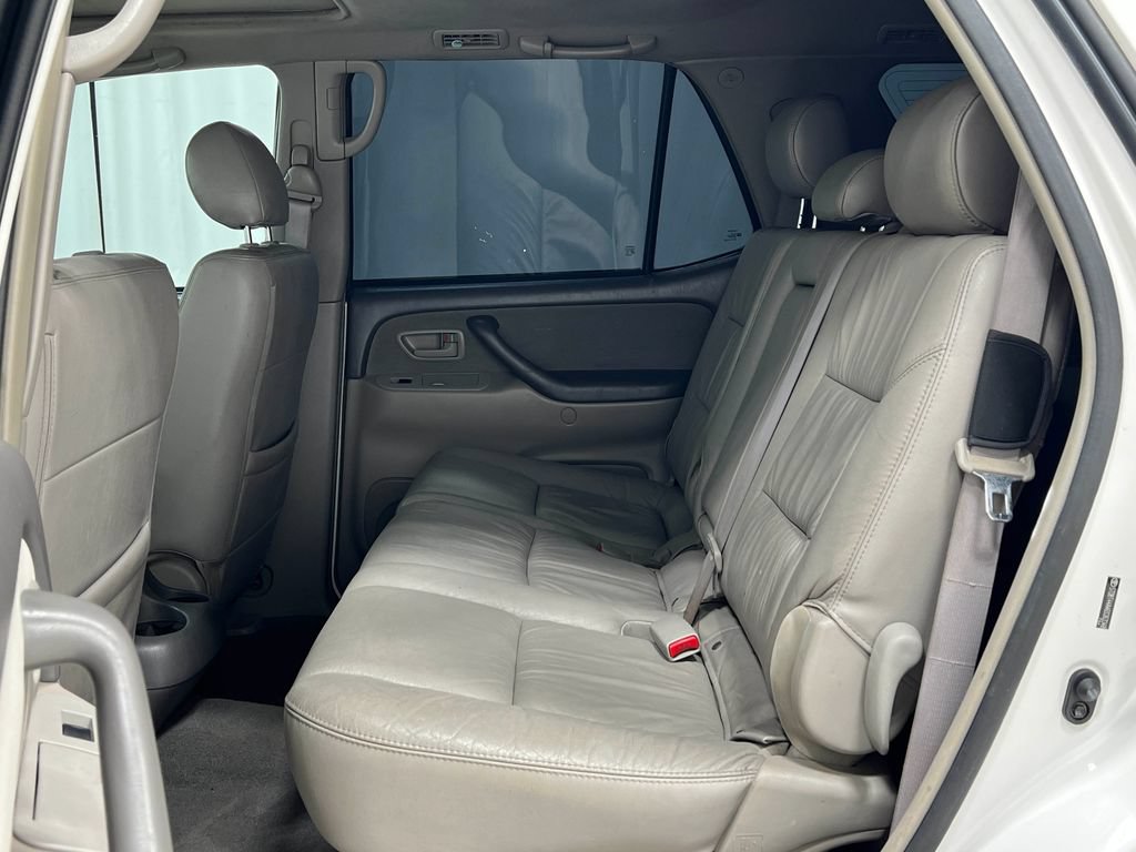 Used 2006 Toyota Sequoia SR5 AWD/4WD image 24